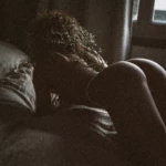 Photo boudoir femme @laumi-photographie.com